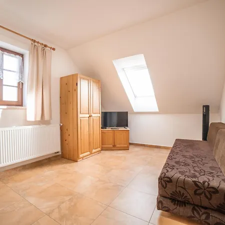 Nad Starym Sklepem V Pavlove Hotel apartamentowy